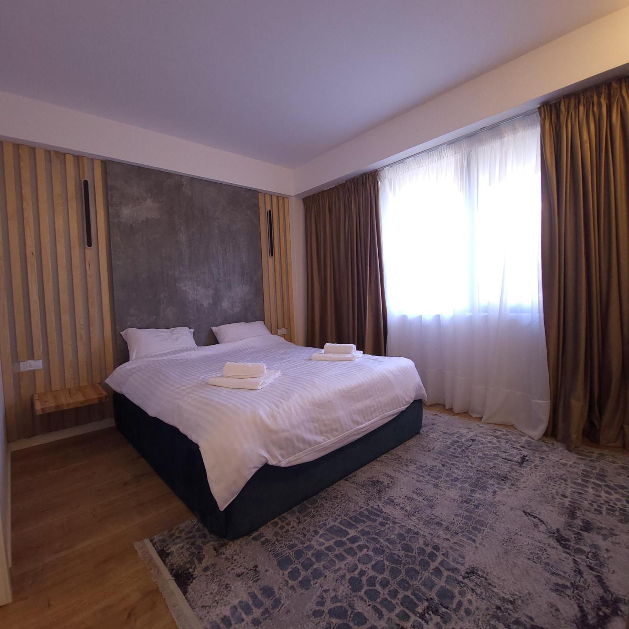 Elegant Cu Terasa Apartment