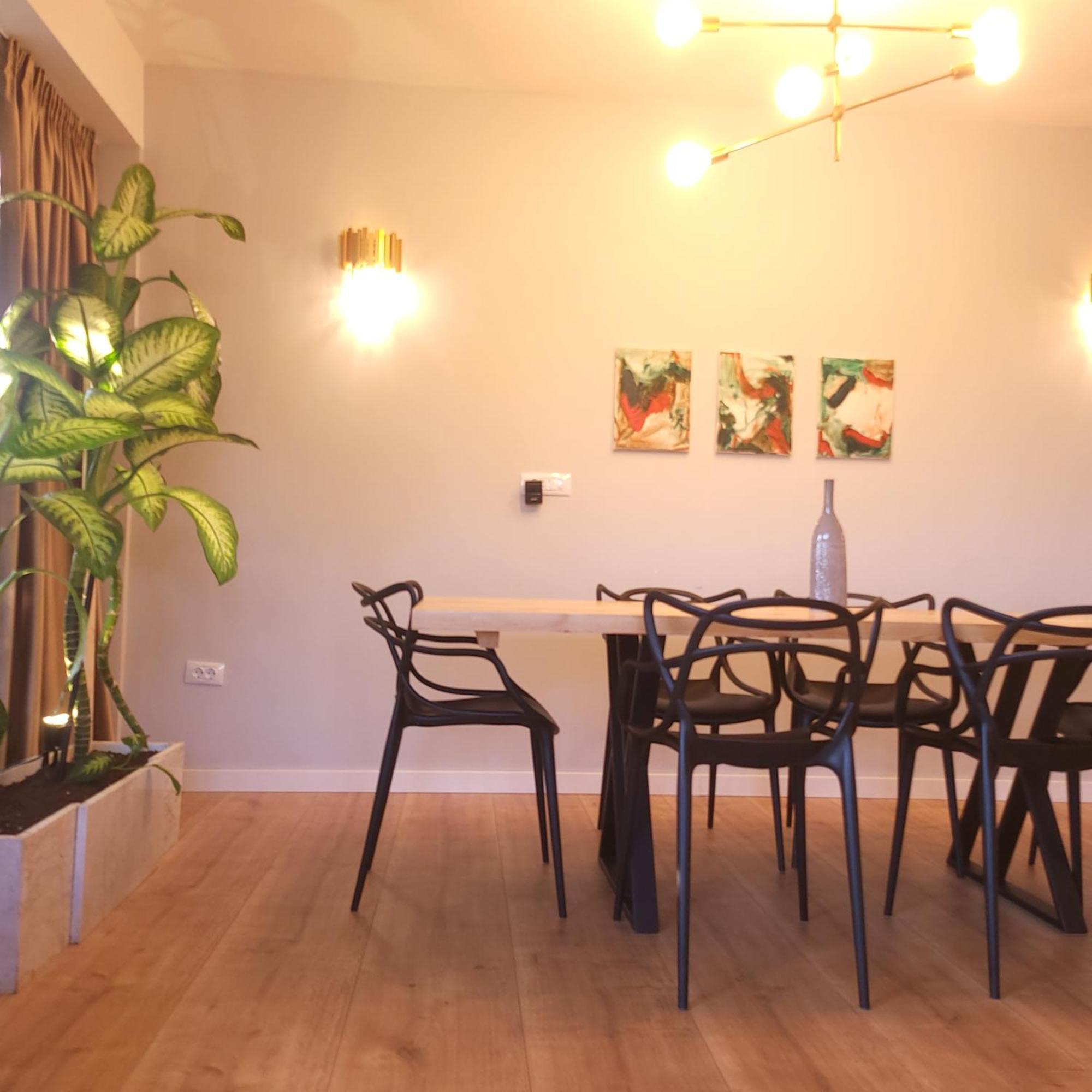 Apartment Elegant Cu Terasa