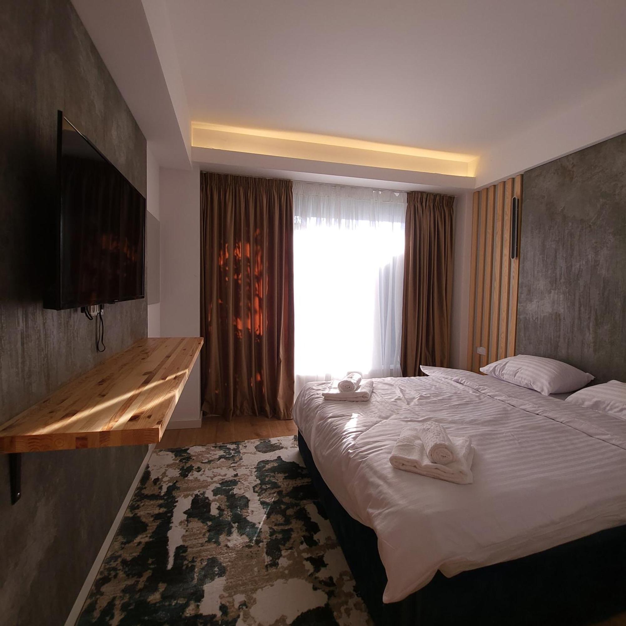 Elegant Cu Terasa Apartment *